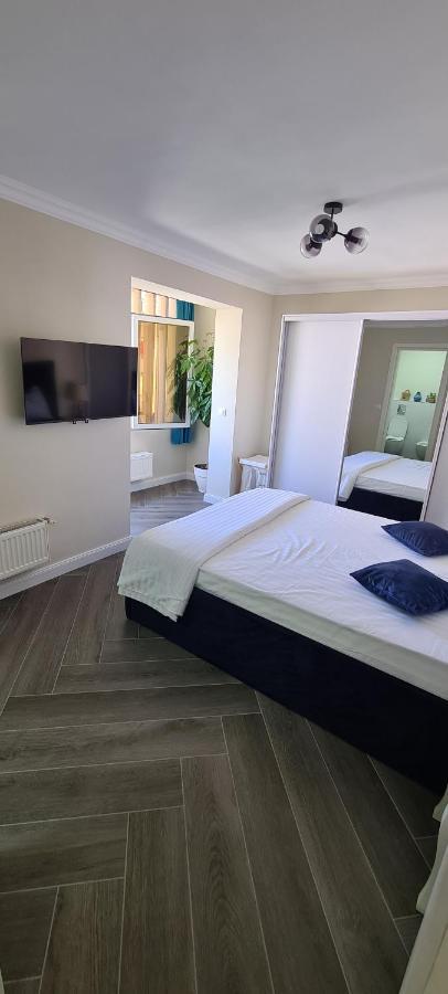 White Rezidence Apartment Curtea De Arges Luaran gambar