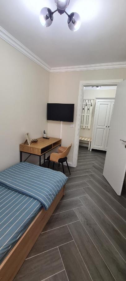 White Rezidence Apartment Curtea De Arges Luaran gambar