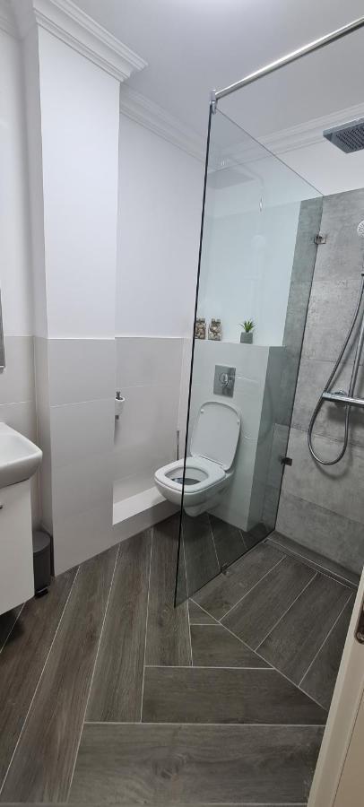 White Rezidence Apartment Curtea De Arges Luaran gambar