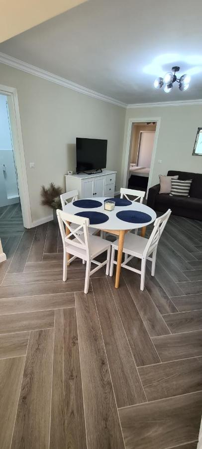 White Rezidence Apartment Curtea De Arges Luaran gambar